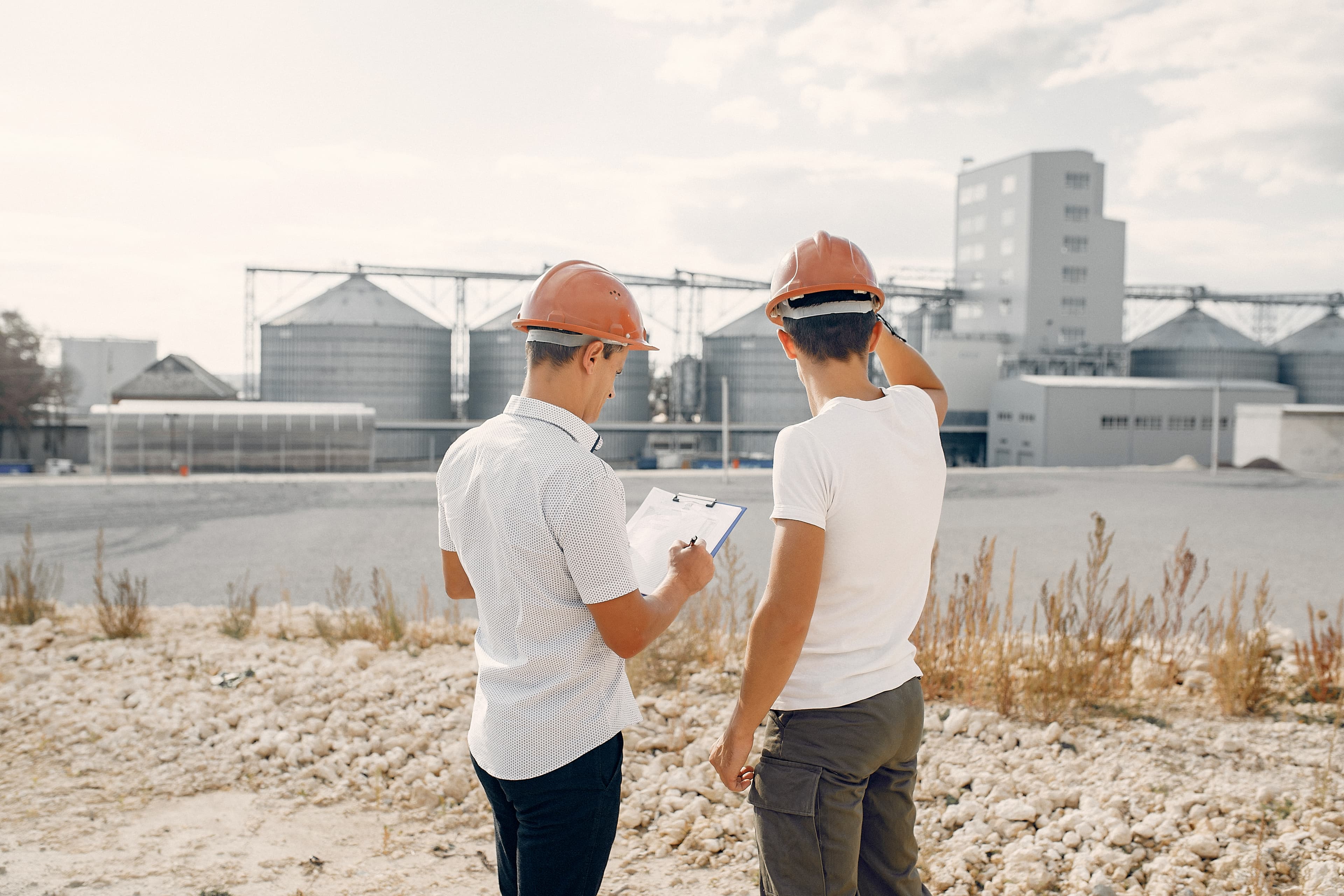 Pracownik przy maszynie